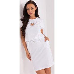 Sukienka biała Relevance mini na spacer z krótkim rękawem z okrągłym dekoltem  - zdjęcie produktu
