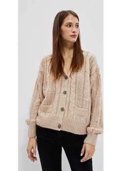 Beżowy damski sweter rozpinany w warkoczowy splot 5.10.15 promocyjna cena - kod rabatowy