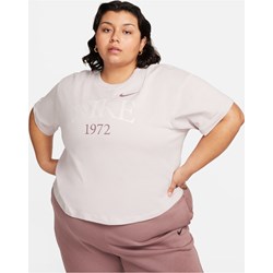 Bluzka damska Nike z okrągłym dekoltem z napisem z krótkim rękawem  - zdjęcie produktu