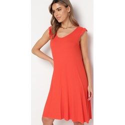 Sukienka Born2be czerwona mini z krótkim rękawem  - zdjęcie produktu