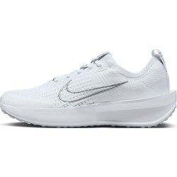 Buty sportowe damskie białe Nike do biegania sznurowane na wiosnę  - zdjęcie produktu