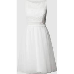 Sukienka Luxuar Fashion biała z okrągłym dekoltem rozkloszowana mini na ślub cywilny bez rękawów  - zdjęcie produktu