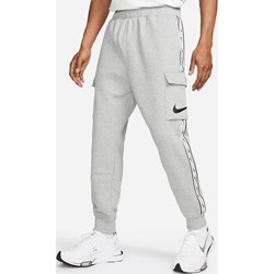 Białe spodnie męskie Nike  - zdjęcie produktu