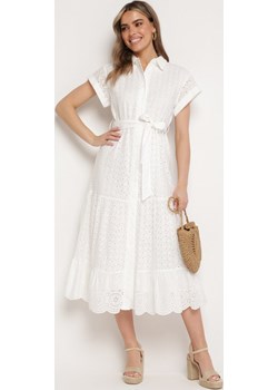Biała Sukienka Bawełniana z Ażurowym Wzorem i Wiązanym Paskiem Kelilena Born2be Odzież okazyjna cena - kod rabatowy