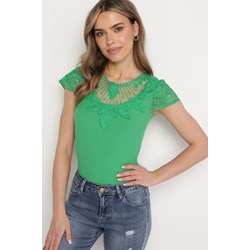Bluzka damska zielona Born2be elegancka z okrągłym dekoltem z krótkim rękawem  - zdjęcie produktu