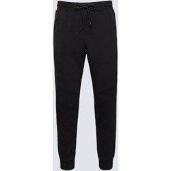 Spodnie męskie czarne Umbro  - zdjęcie produktu