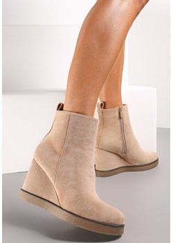 Ciemnobeżowe Botki na Koturnie z Imitacji Zamszu Sobetis Renee wyprzedaż renee.pl - kod rabatowy