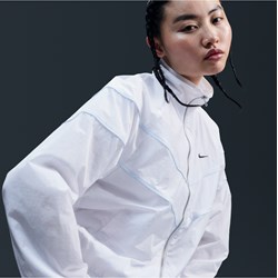 Nike kurtka damska krótka bez kaptura biała na wiosnę w sportowym stylu jerseyowa  - zdjęcie produktu
