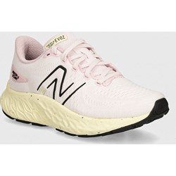 Buty sportowe damskie New Balance do biegania sznurowane płaskie  - zdjęcie produktu