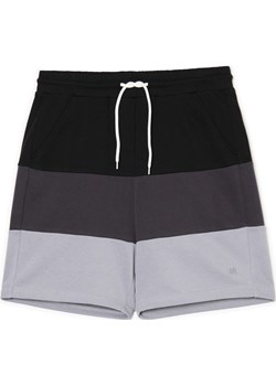 Cropp - Trójkolorowe dresowe szorty - szary Cropp Cropp - kod rabatowy