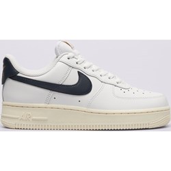 Buty sportowe damskie Nike air force białe płaskie  - zdjęcie produktu