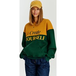 Bluza damska Naoko z napisami w stylu młodzieżowym  - zdjęcie produktu