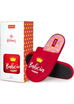 Kapcie dla Babci na prezent SOXO Babcia rządzi w pudełku prezentowym wyprzedaż Sklep SOXO - kod rabatowy