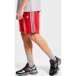 Spodenki męskie Adidas w sportowym stylu czerwone  - zdjęcie produktu