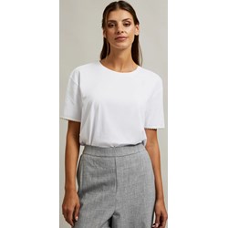Moodo.pl bluzka damska biała z okrągłym dekoltem elegancka z elastanu  - zdjęcie produktu
