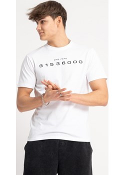 Biały t-shirt z kontrastowym nadrukiem z przodu, rozmiar - 152, kolor - biały Young Reporter - kod rabatowy