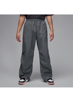 Męskie spodnie z tkaniny Jordan Essentials - Szary Jordan Nike poland - kod rabatowy
