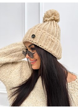 Beżowa Czapka z Pomponem Modnakiecka.pl ModnaKiecka.pl - kod rabatowy