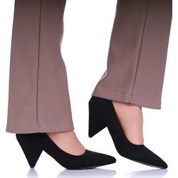 Czółenka na słupku czarne bez zapięcia ze szpiczastym noskiem zamszowe eleganckie  - zdjęcie produktu