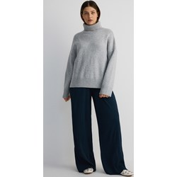 Reserved sweter damski z golfem  - zdjęcie produktu