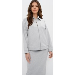 Bluza damska Mohito klasyczna na jesień  - zdjęcie produktu