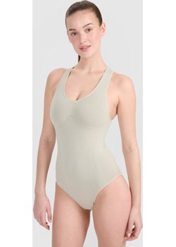 Damskie body treningowe 4F 4FRSS25TFBOF004 - beżowe Sportstylestory.com - kod rabatowy