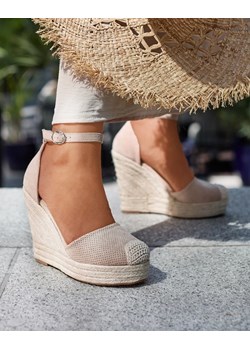 Beżowe damskie sandały na koturnie Faina - Obuwie Royalfashion.pl royalfashion.pl - kod rabatowy