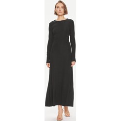 Sukienka Twinset maxi z okrągłym dekoltem z długim rękawem  - zdjęcie produktu