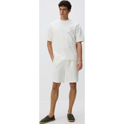 Białe spodenki męskie Reserved bawełniane  - zdjęcie produktu
