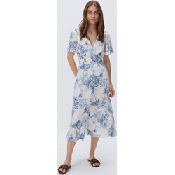 Sukienka niebieska Reserved z wiskozy casual midi w kwiaty  - zdjęcie produktu