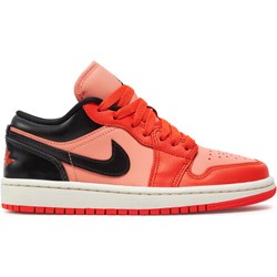 Buty sportowe damskie Nike czerwone  - zdjęcie produktu