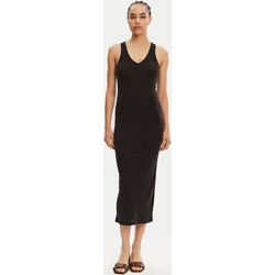 Sukienka Calvin Klein na ramiączkach czarna midi  - zdjęcie produktu