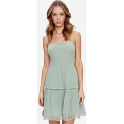 Sukienka Guess mini miętowa z okrągłym dekoltem casual  - zdjęcie produktu