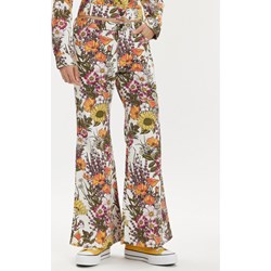 Jeansy damskie wielokolorowe Wrangler w kwiaty  - zdjęcie produktu