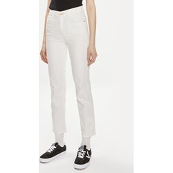 Jeansy damskie białe Wrangler  - zdjęcie produktu