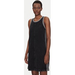 Sukienka Adidas czarna mini na uczelnię z okrągłym dekoltem  - zdjęcie produktu