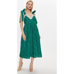 Sukienka Custommade na wesele z dekoltem w serek elegancka midi trapezowa  - zdjęcie produktu