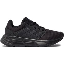 Buty sportowe damskie Adidas sznurowane na płaskiej podeszwie  - zdjęcie produktu