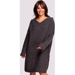 Sukienka BeWear w serek czarna oversize mini z długim rękawem  - zdjęcie produktu