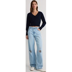 Reserved sweter damski wełniany z dekoltem w serek casual  - zdjęcie produktu