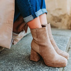 Botki Jezzi beżowe eleganckie zamszowe  - zdjęcie produktu