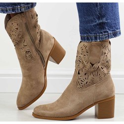 Botki Daszyński eleganckie na obcasie na zamek beżowe z zamszu  - zdjęcie produktu