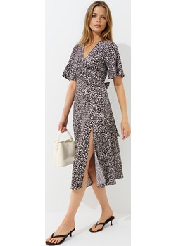 Mohito - Sukienka midi z krótkim rękawem - brązowy Mohito Mohito - kod rabatowy