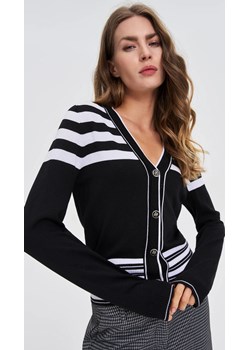 Sweter z ozdobnymi guzikami czarny Moodo.pl - kod rabatowy