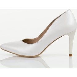 Prestige czółenka bez zapięcia ze szpiczastym noskiem białe na szpilce skórzane eleganckie  - zdjęcie produktu