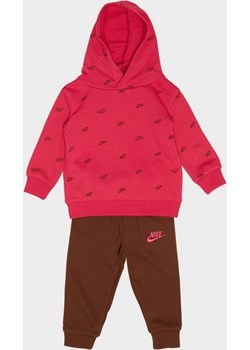 NIKE HAD DRES B NSW CLUB SSNL AOP SET Nike JD Sports  - kod rabatowy