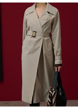 Sinsay - Klasyczny trencz z paskiem - brązowy Sinsay Sinsay - kod rabatowy