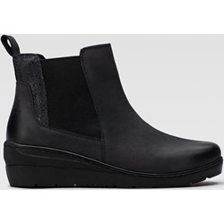 Botki Go Soft casualowe na jesień na koturnie bez zapięcia  - zdjęcie produktu