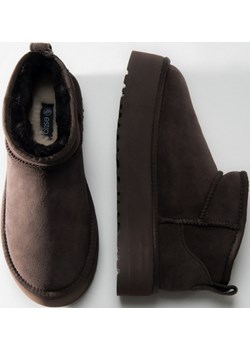Estro: Ciemnobrązowe niskie śniegowce damskie z weluru naturalnego z futrzanym Estro Estro - kod rabatowy