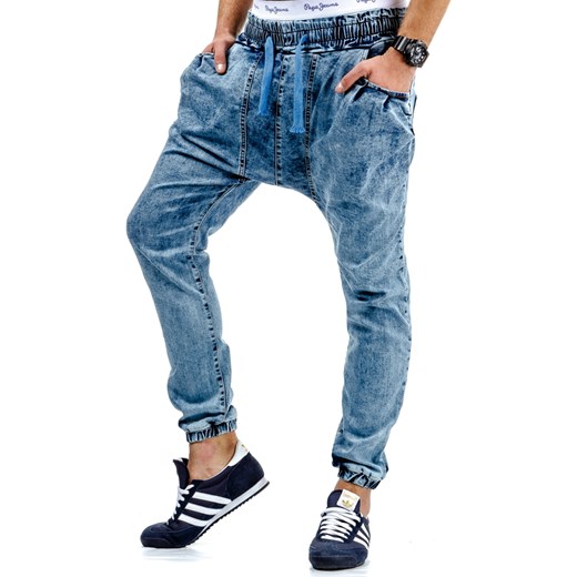 Wrangler Larston W ciągłej sprzedaży nowa i oryginalna markowa odzież, głównie spodnie - jeansy i sztruksy, damskie i męskie, również koszule, koszulki i inne towary renomowanych firm jak Lee, Wrangler i Mustang.